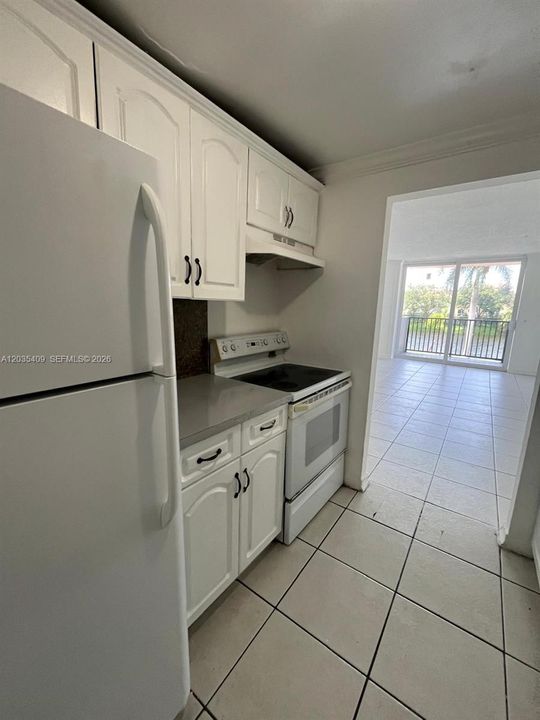 For Rent: $2,100 (2 beds, 2 baths, 1045 Square Feet)