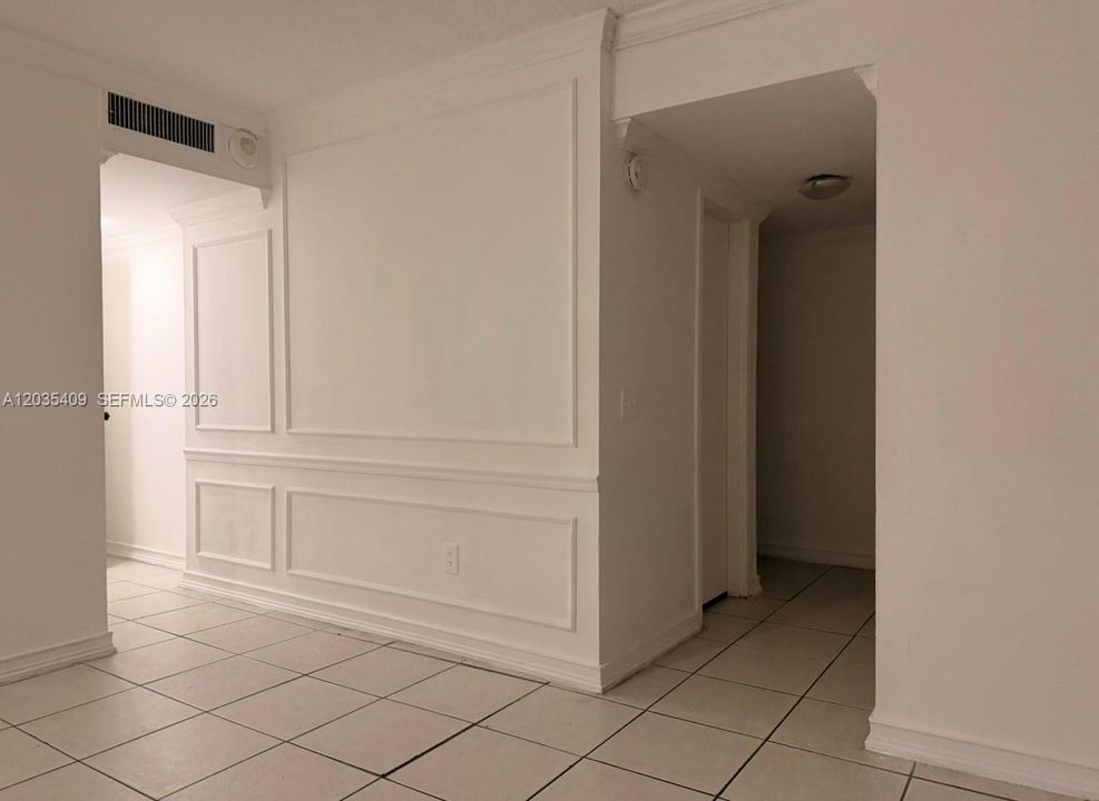 For Rent: $2,100 (2 beds, 2 baths, 1045 Square Feet)