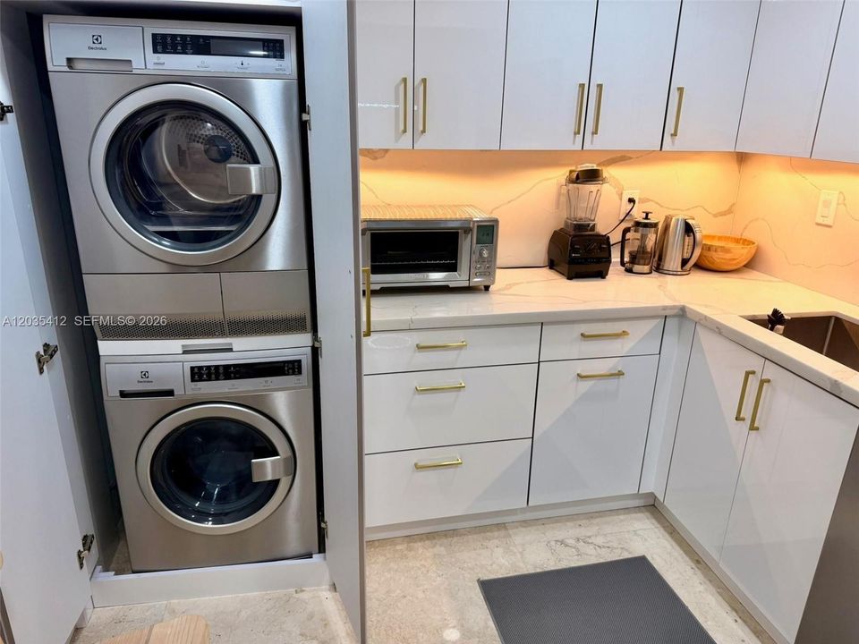Recientemente alquilado: $4,000 (2 camas, 2 baños, 1283 Pies cuadrados)