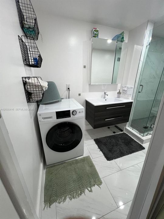For Sale: $130,000 (1 beds, 1 baths, 615 Square Feet)
