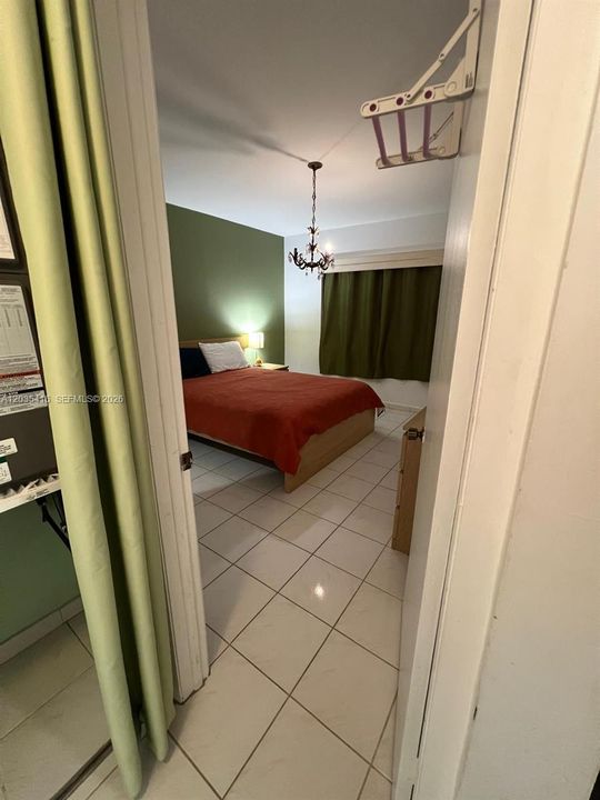 For Sale: $130,000 (1 beds, 1 baths, 615 Square Feet)