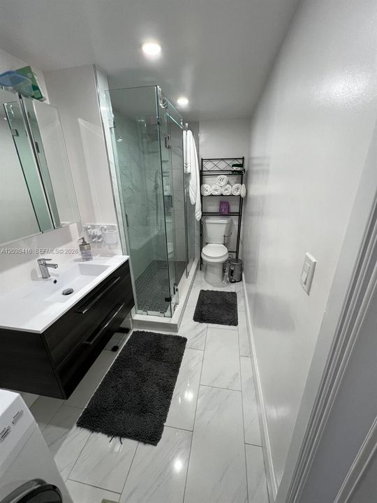 For Sale: $130,000 (1 beds, 1 baths, 615 Square Feet)