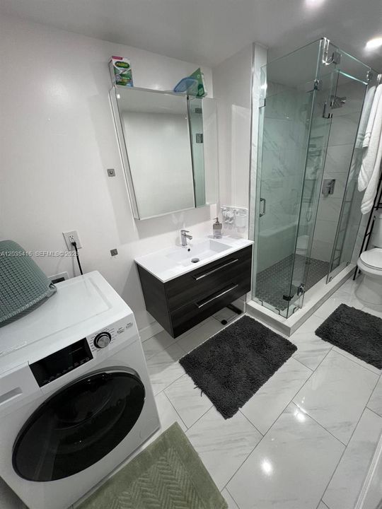 For Sale: $130,000 (1 beds, 1 baths, 615 Square Feet)