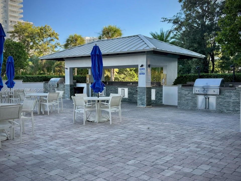 For Sale: $289,999 (2 beds, 2 baths, 1666 Square Feet)