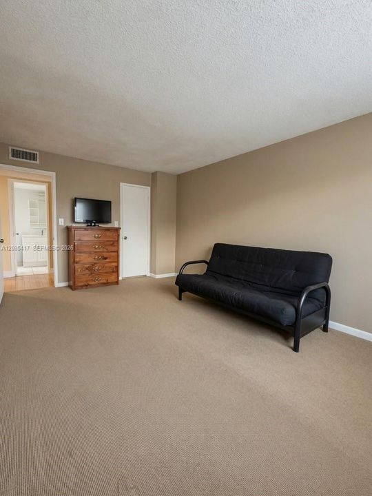 For Sale: $289,999 (2 beds, 2 baths, 1666 Square Feet)