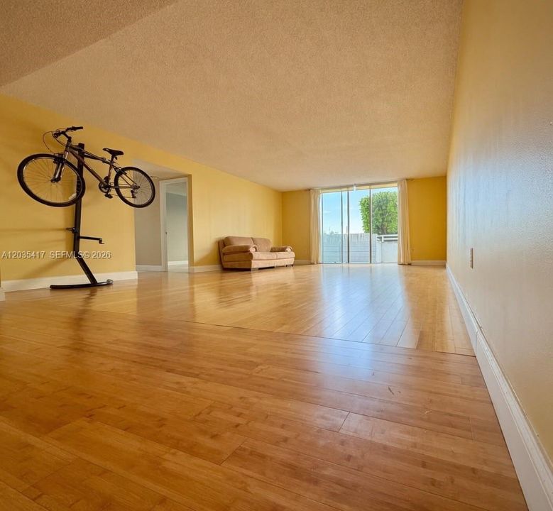 For Sale: $289,999 (2 beds, 2 baths, 1666 Square Feet)