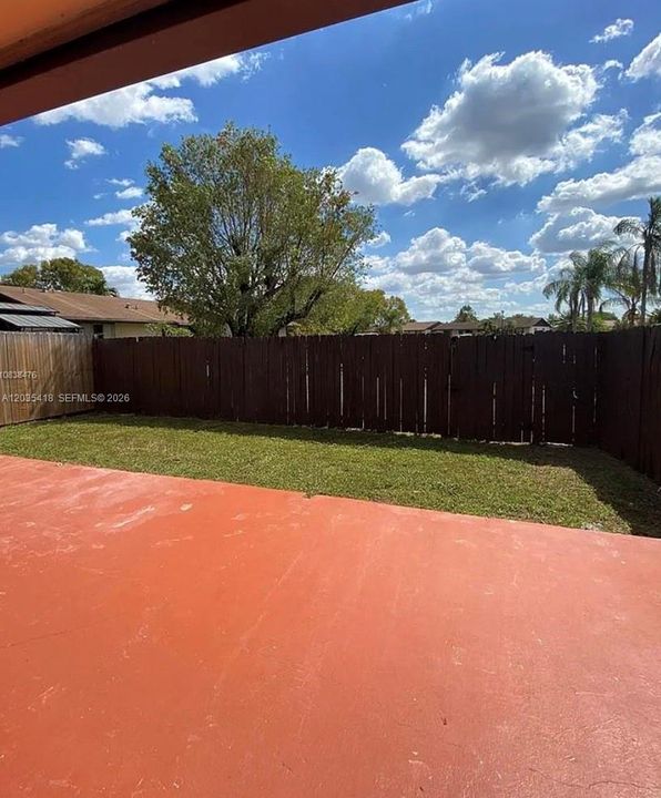 For Rent: $2,500 (2 beds, 1 baths, 864 Square Feet)