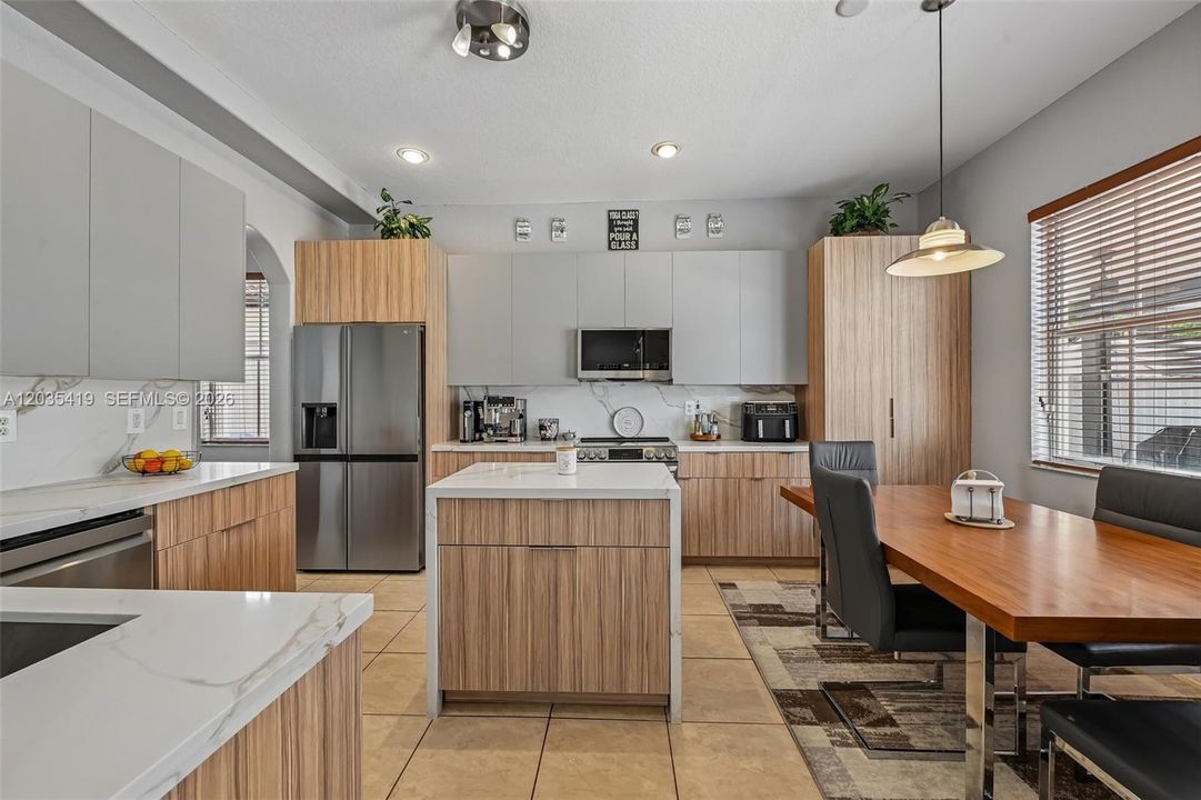 На продажу: $959,000 (4 спален, 3 ванн, 2878 Квадратных фут)