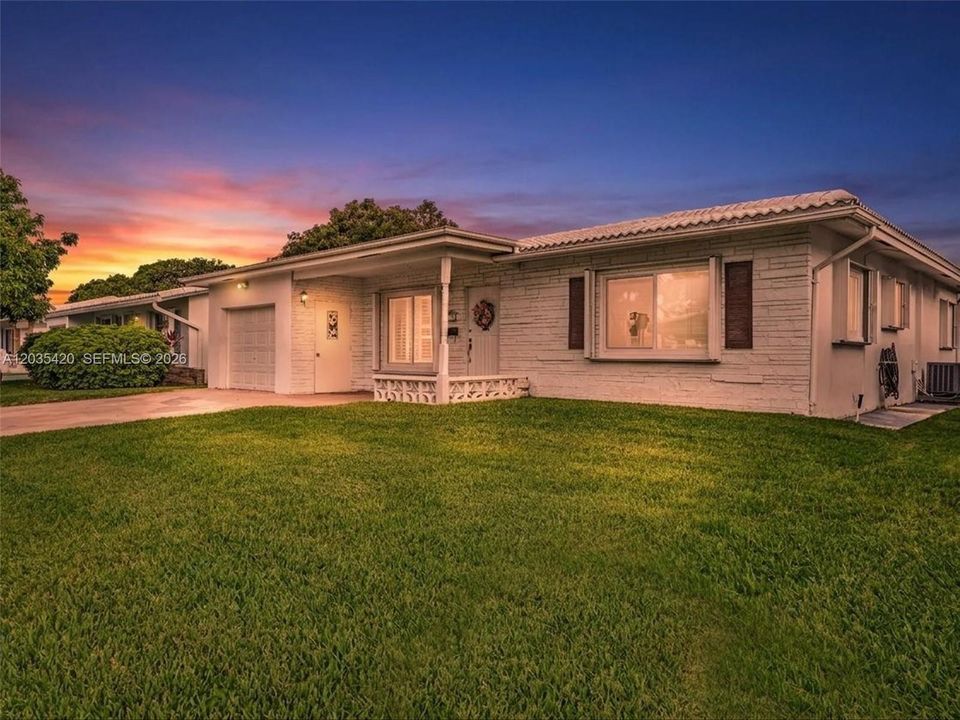 For Sale: $340,000 (2 beds, 2 baths, 1485 Square Feet)