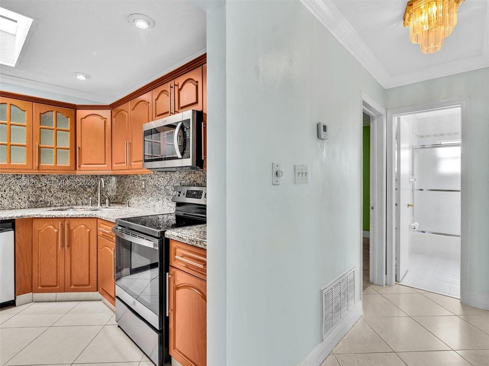 For Sale: $340,000 (2 beds, 2 baths, 1485 Square Feet)
