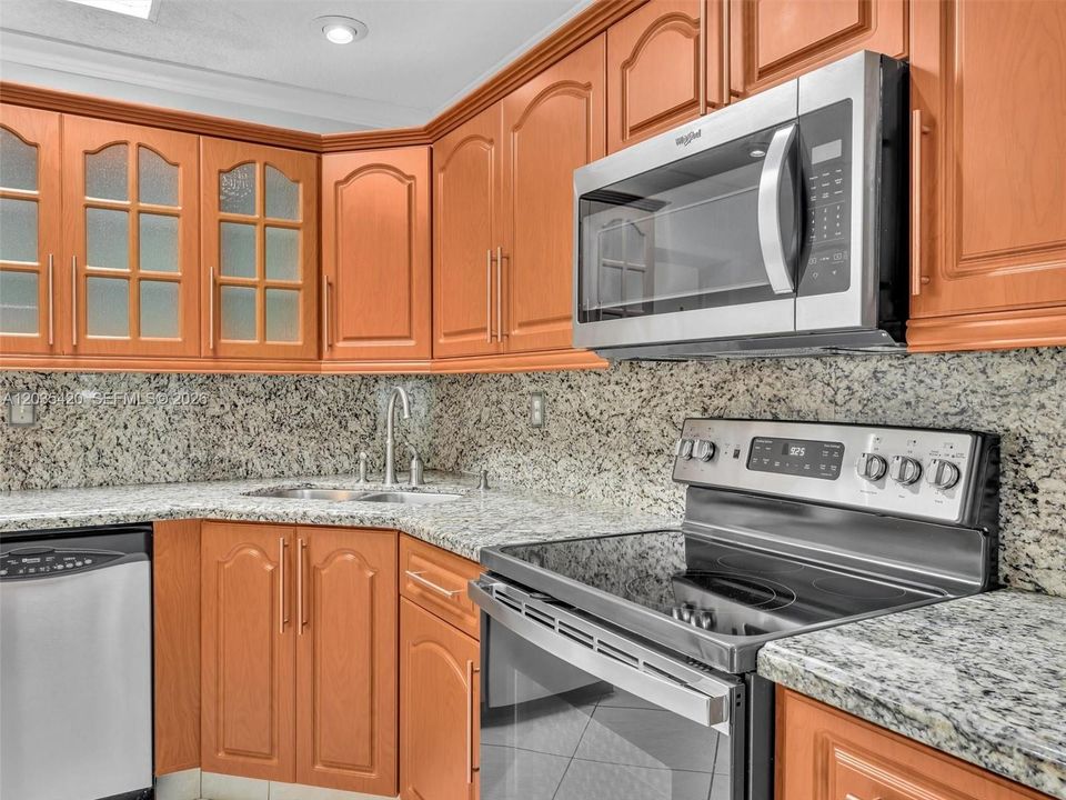 For Sale: $340,000 (2 beds, 2 baths, 1485 Square Feet)
