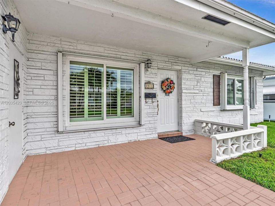 For Sale: $340,000 (2 beds, 2 baths, 1485 Square Feet)