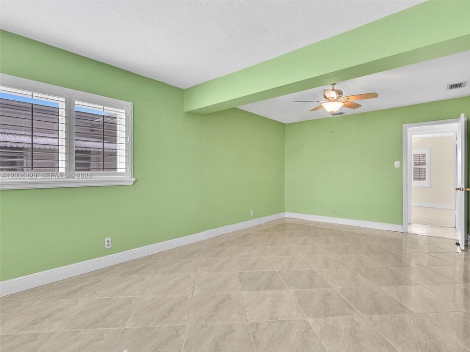 For Sale: $340,000 (2 beds, 2 baths, 1485 Square Feet)