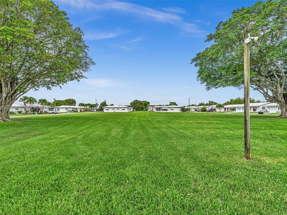 For Sale: $340,000 (2 beds, 2 baths, 1485 Square Feet)