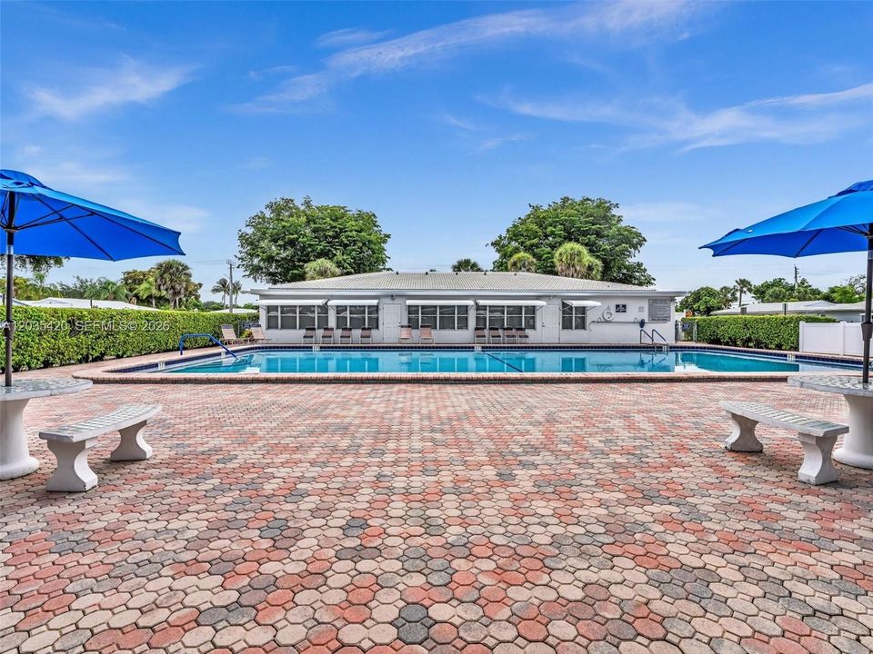 For Sale: $340,000 (2 beds, 2 baths, 1485 Square Feet)