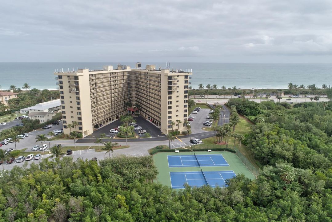 Sea Pointe Towers