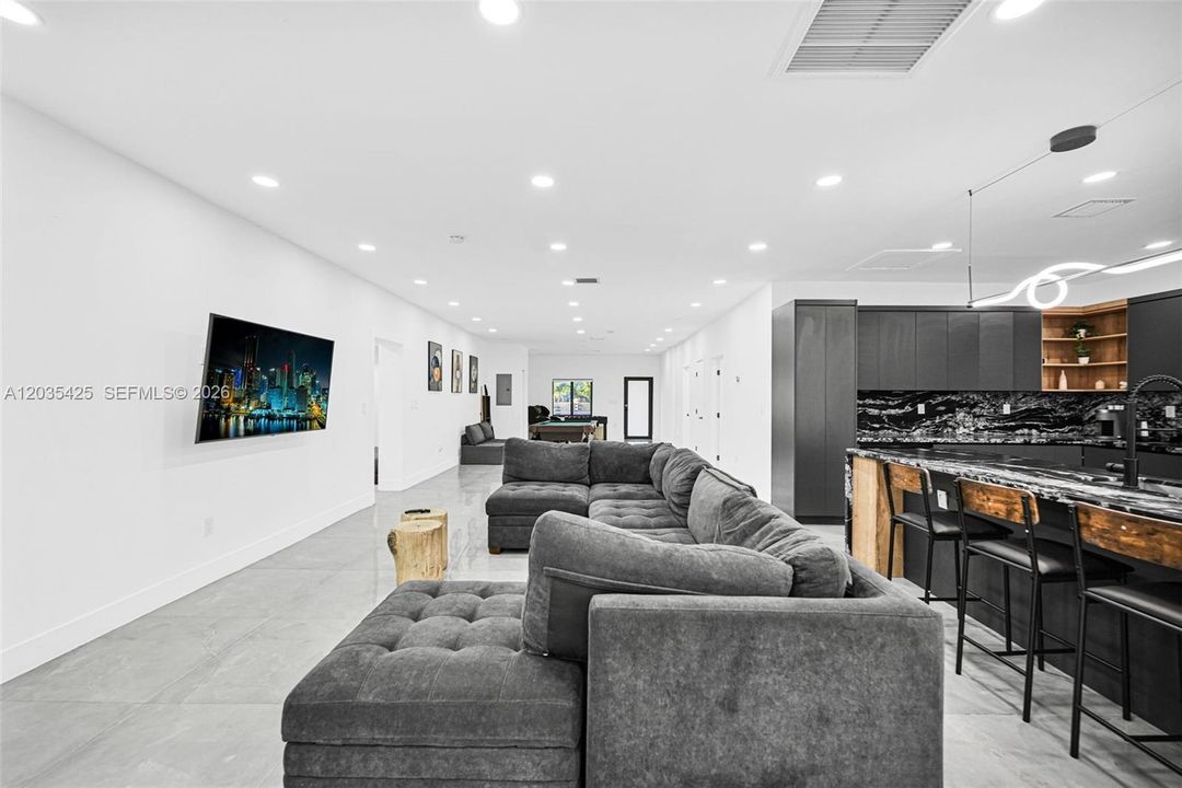 В аренду: $7,250 (4 спален, 3 ванн, 2357 Квадратных фут)