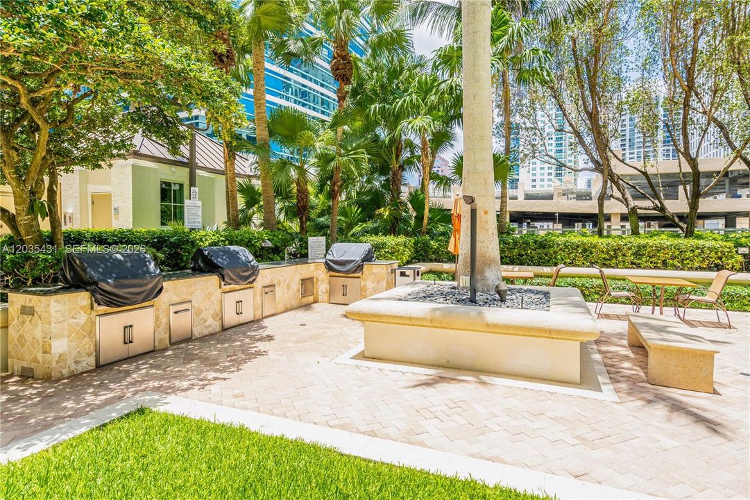 На продажу: $1,175,000 (3 спален, 2 ванн, 1469 Квадратных фут)