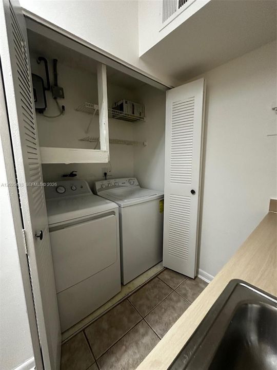 En Venta: $225,000 (1 camas, 1 baños, 887 Pies cuadrados)