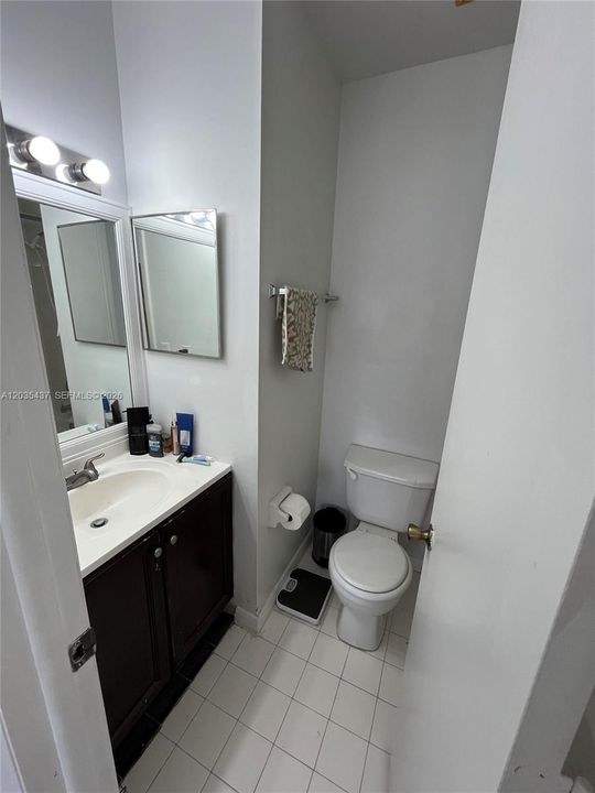 For Rent: $2,200 (2 beds, 2 baths, 1158 Square Feet)