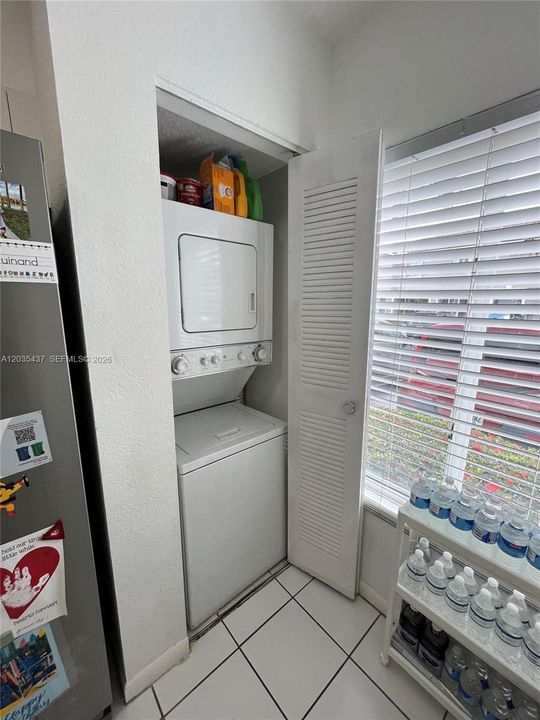 For Rent: $2,200 (2 beds, 2 baths, 1158 Square Feet)