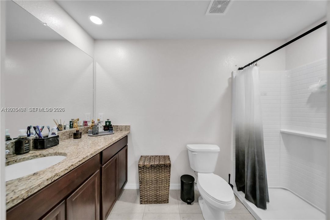 For Sale: $375,000 (3 beds, 2 baths, 1650 Square Feet)