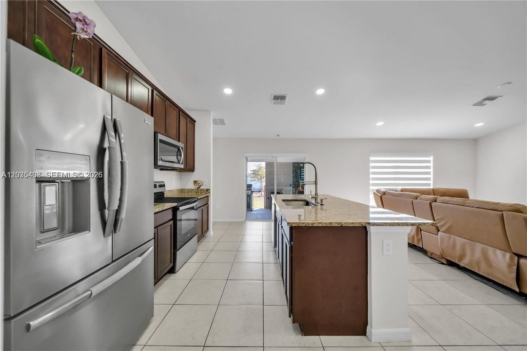 For Sale: $375,000 (3 beds, 2 baths, 1650 Square Feet)
