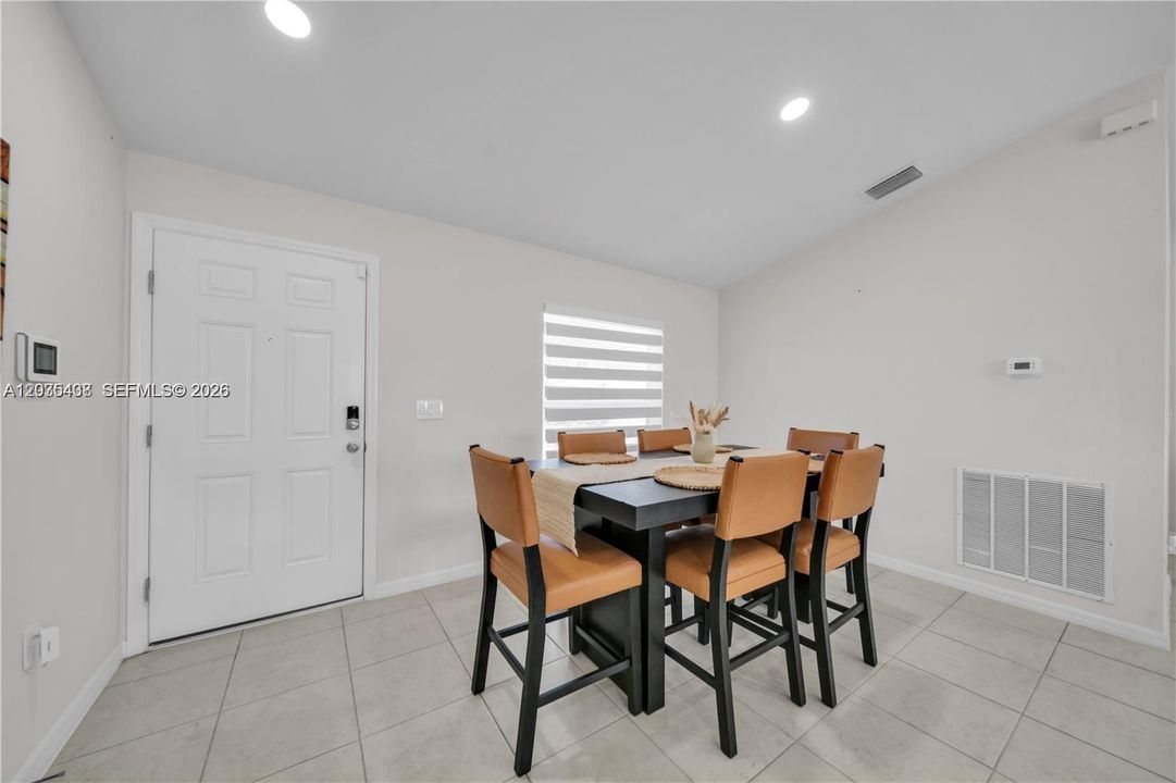 For Sale: $375,000 (3 beds, 2 baths, 1650 Square Feet)