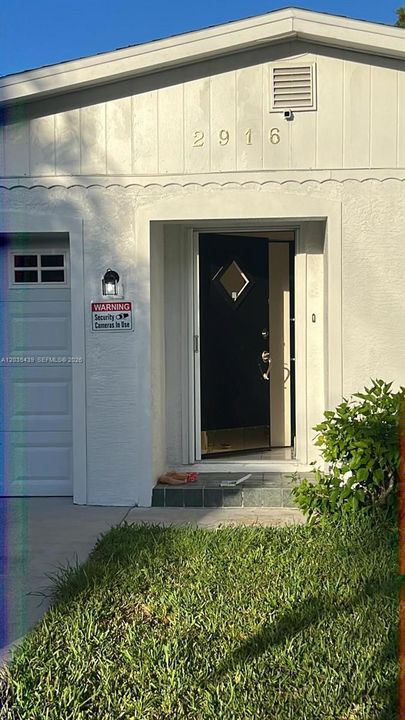 For Sale: $335,000 (3 beds, 2 baths, 1250 Square Feet)