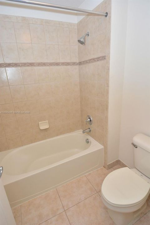 En Renta: $2,750 (4 camas, 2 baños, 2704 Pies cuadrados)