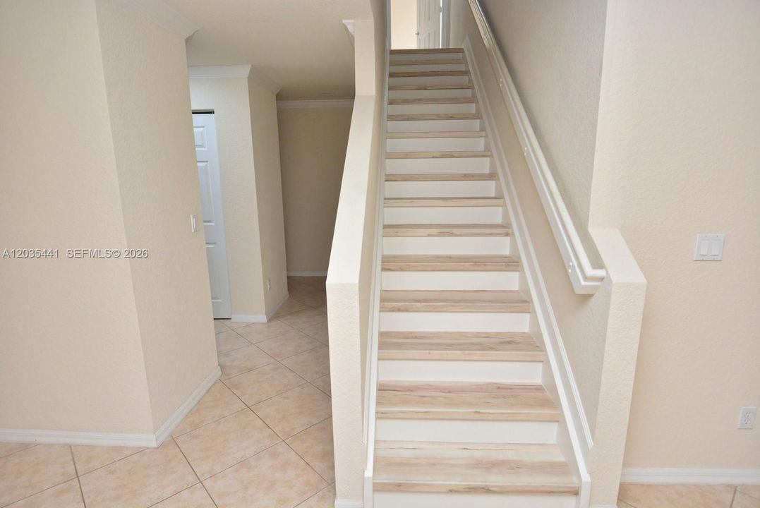 En Renta: $2,750 (4 camas, 2 baños, 2704 Pies cuadrados)