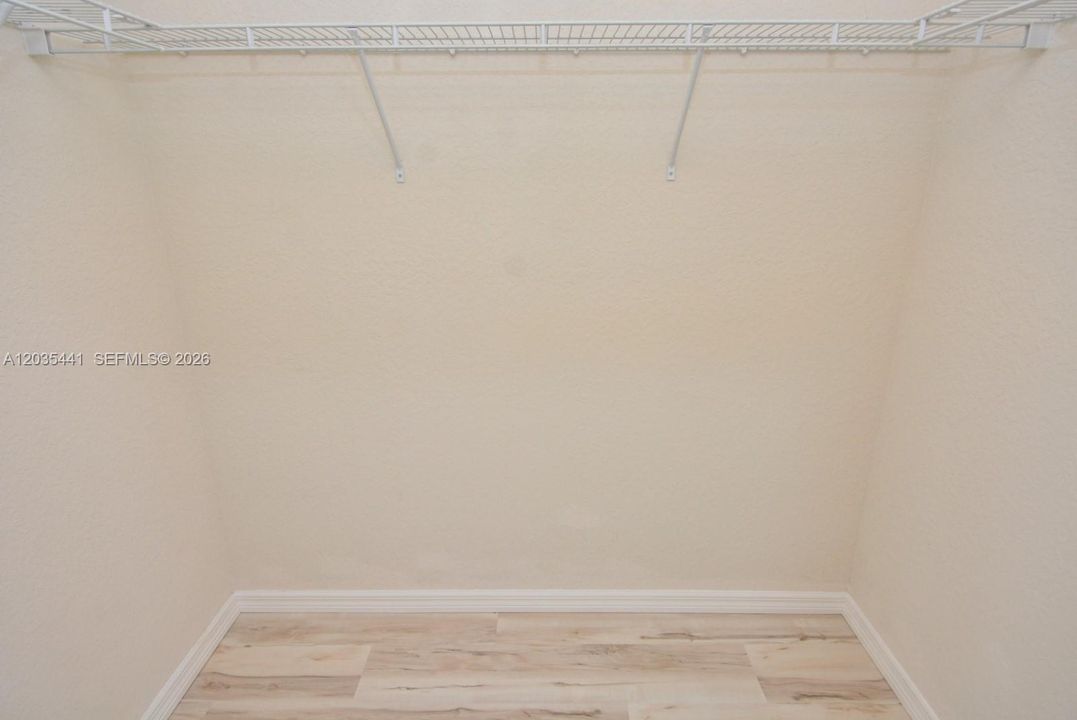 En Renta: $2,750 (4 camas, 2 baños, 2704 Pies cuadrados)