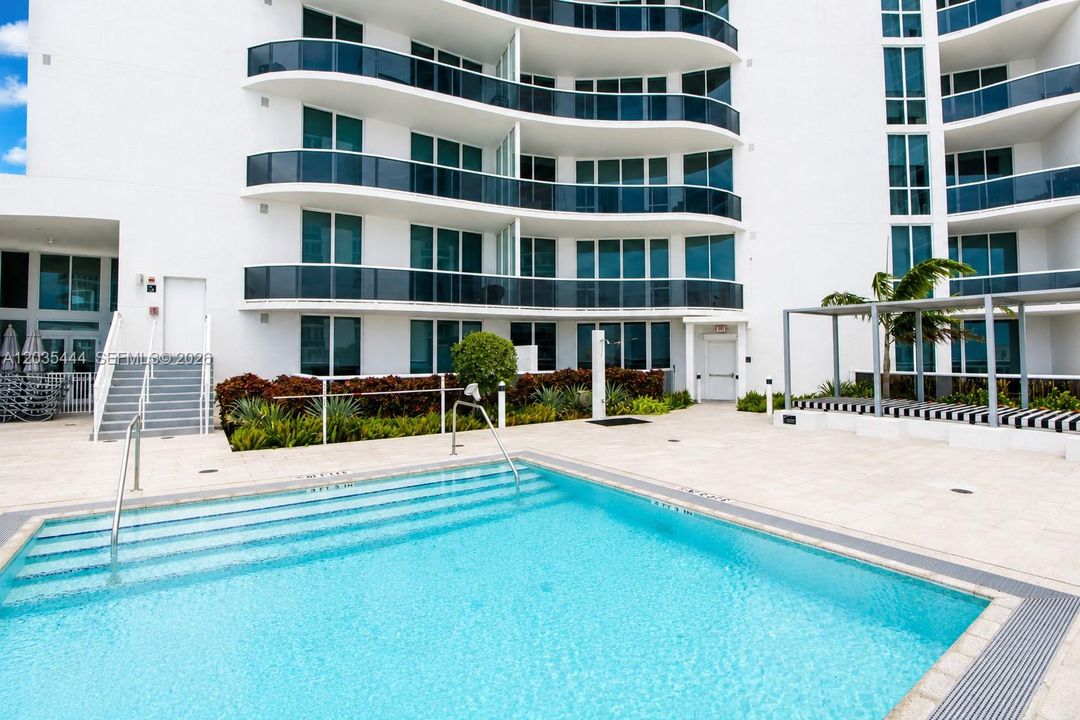 For Rent: $6,000 (2 beds, 2 baths, 1847 Square Feet)
