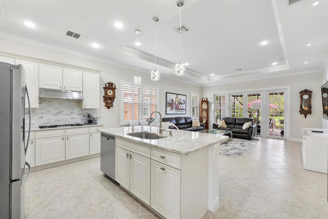 8240 Nw 120th Way_012