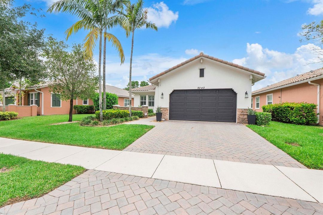 8240 Nw 120th Way_001