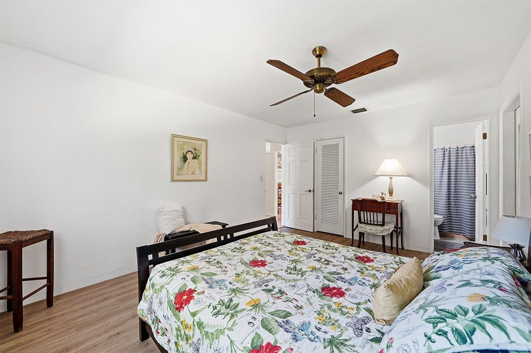 27_primary bedroom