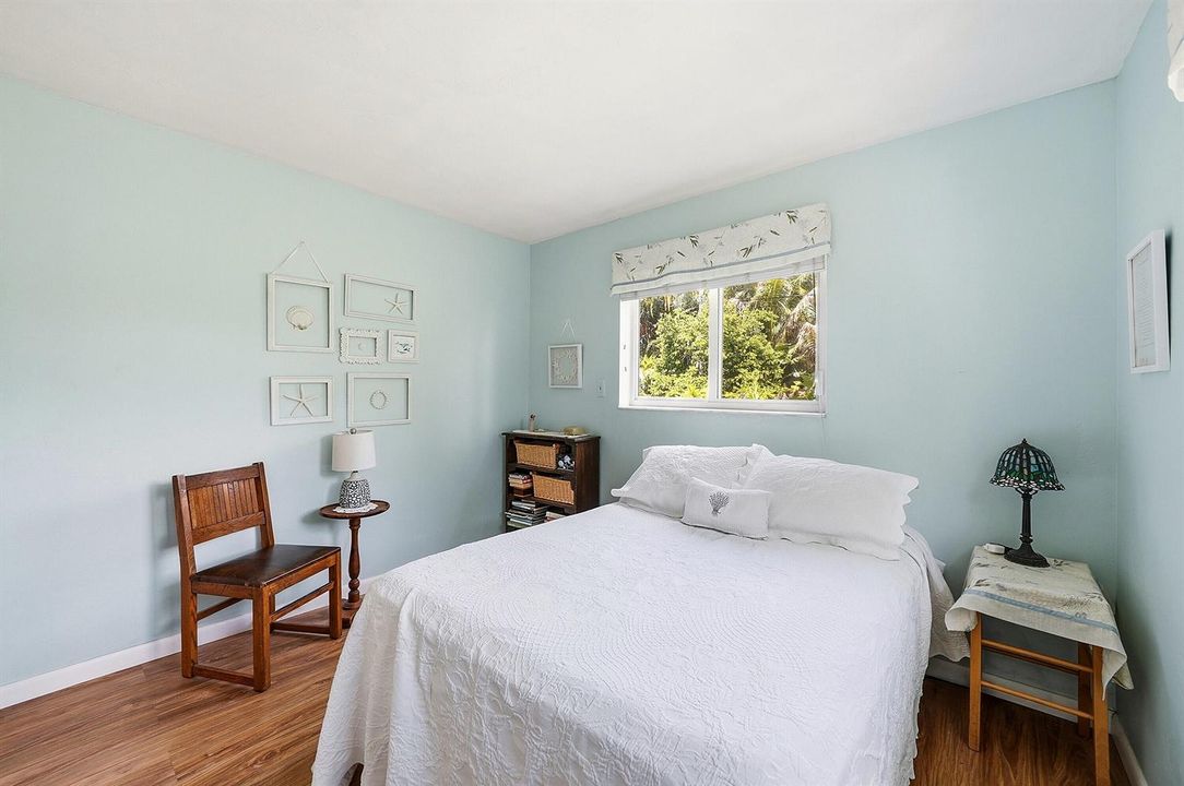 24_bedroom