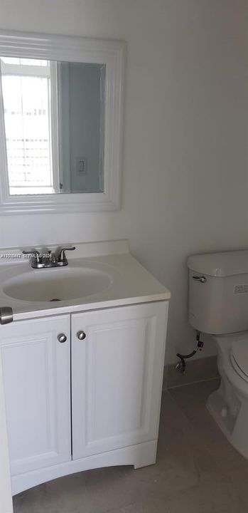 For Rent: $1,500 (2 beds, 1 baths, 835 Square Feet)