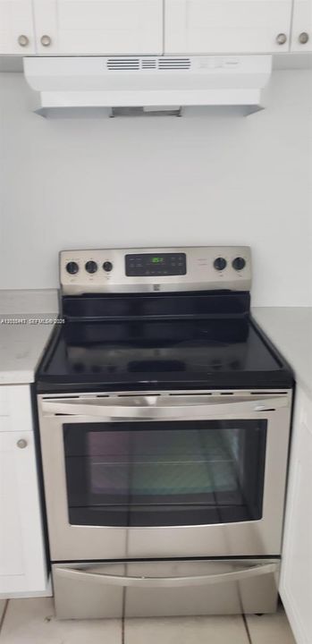 For Rent: $1,500 (2 beds, 1 baths, 835 Square Feet)