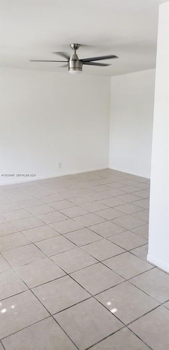 For Rent: $1,500 (2 beds, 1 baths, 835 Square Feet)