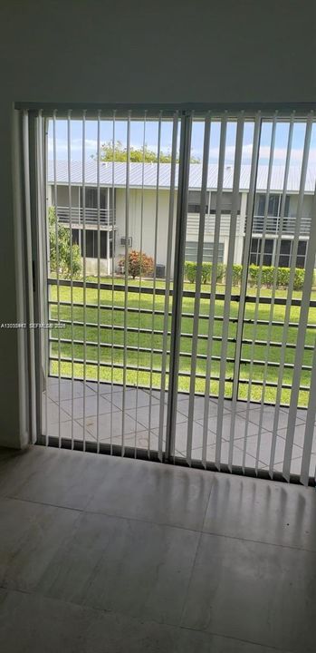 For Rent: $1,500 (2 beds, 1 baths, 835 Square Feet)