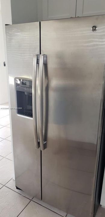 For Rent: $1,500 (2 beds, 1 baths, 835 Square Feet)