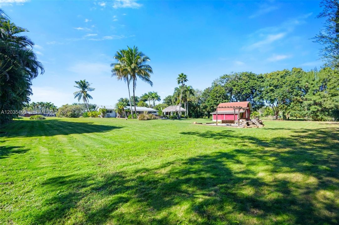 En Venta: $1,900,000 (1.51 acres)