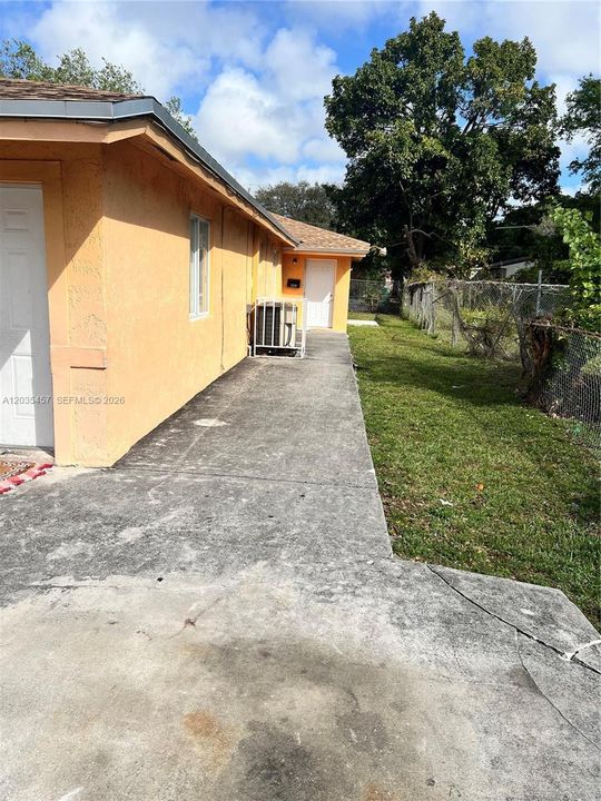 For Rent: $2,900 (3 beds, 2 baths, 2384 Square Feet)