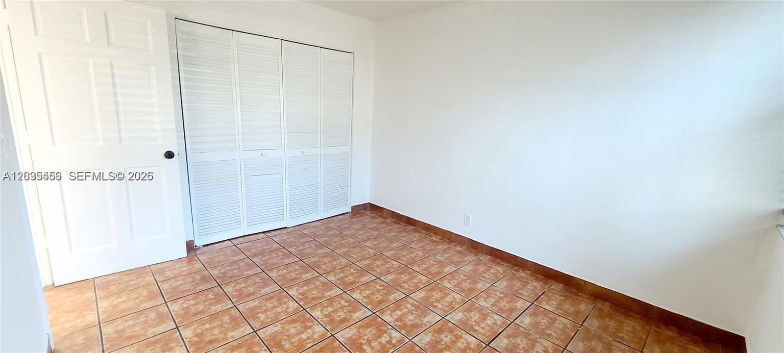 For Rent: $2,100 (2 beds, 2 baths, 965 Square Feet)