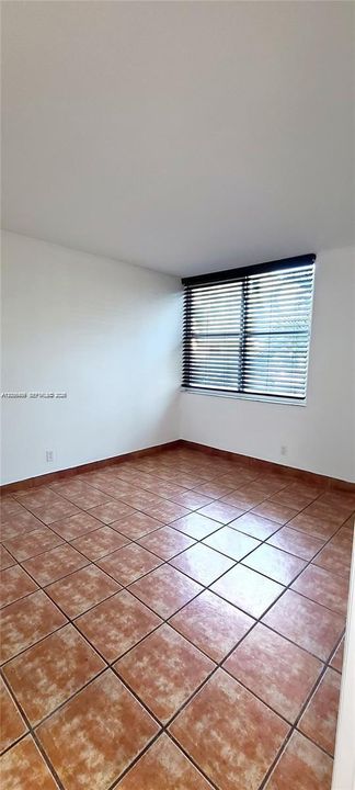 For Rent: $2,100 (2 beds, 2 baths, 965 Square Feet)