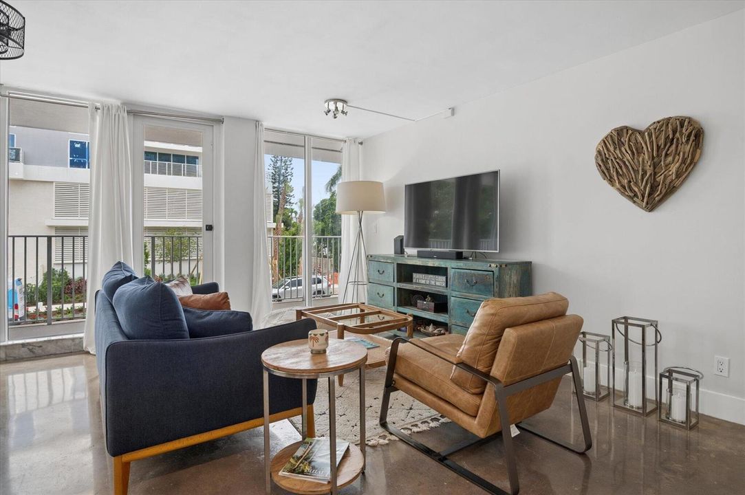 02-Carbonara-524 Orton Ave #201-2