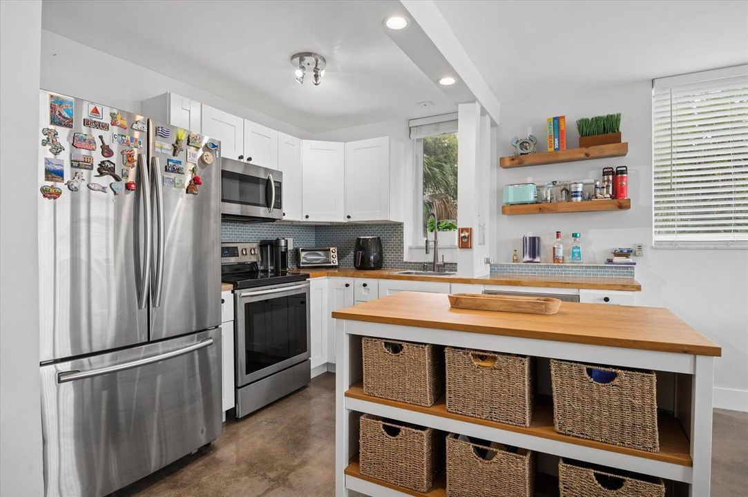 06-Carbonara-524 Orton Ave #201-6