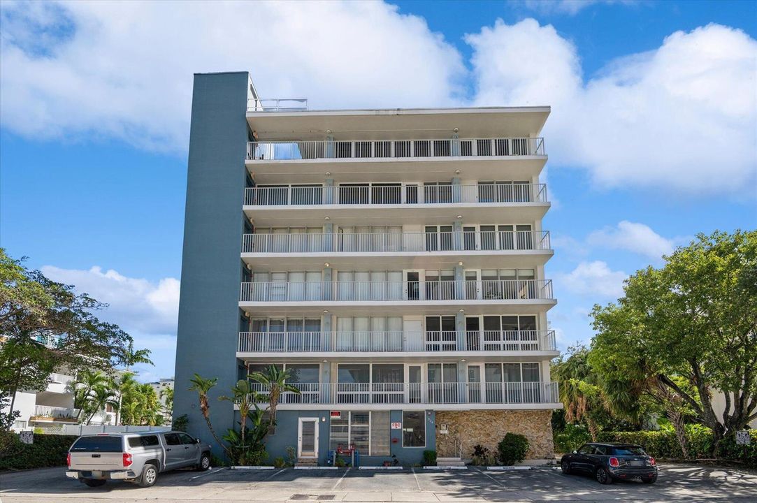 10-Carbonara-524 Orton Ave #101-10