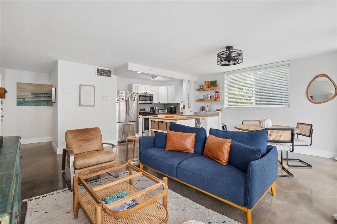 03-Carbonara-524 Orton Ave #201-3